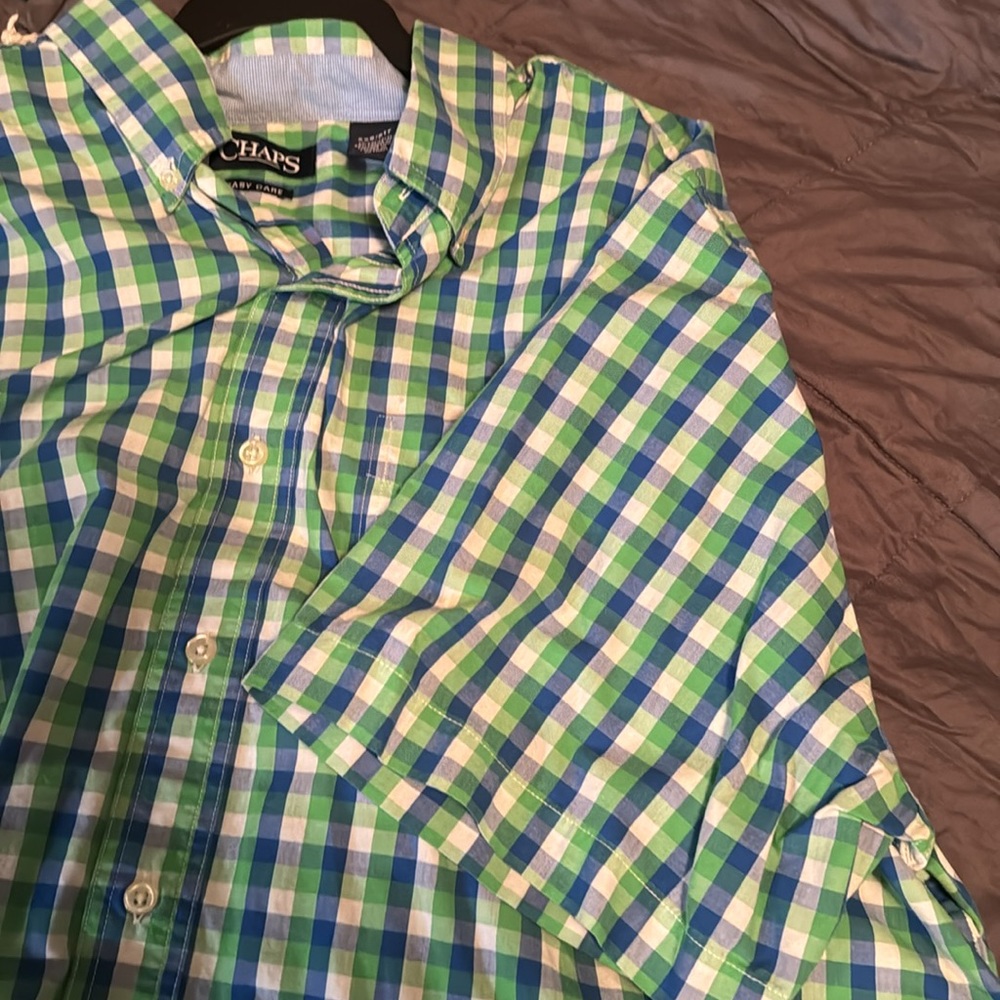 Button down - Picture 3 of 3